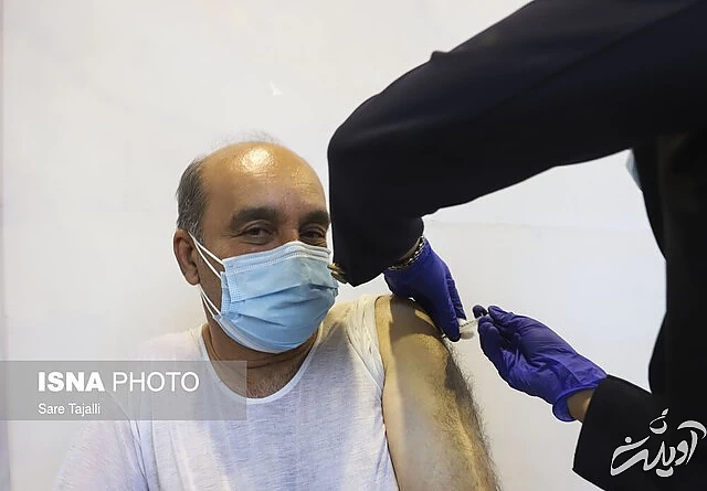 واکسیناسیون افراد ۶۰ سال به بالا و دانشجویان دانشگاه علوم پزشکی کرمان/ به روایت تصاویر